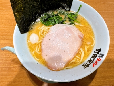 HYO(ヒョウ) ハッピーホワイトデー🍫🤍でしたね