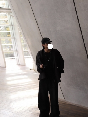 MASH(ﾏｯｼｭ) 自然光と国立新美術館