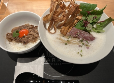 HIKARU(ﾋｶﾙ) 🖤久しぶりのラーメン！💛