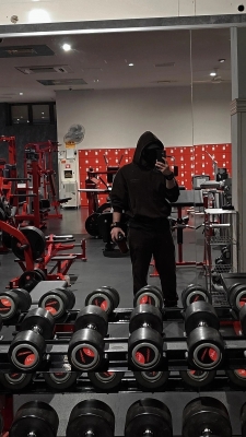 TOBARI(ﾄﾊﾞﾘ) こんばんは🌙