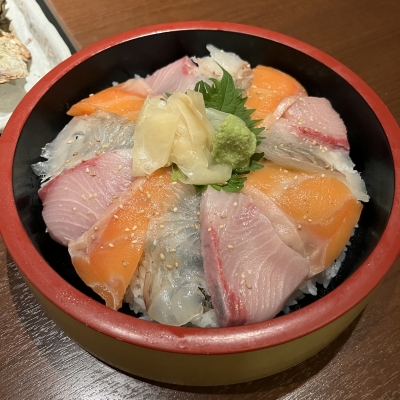 YUSHIRO(ﾕｳｼﾛｳ) fish丼✨