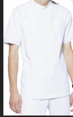 KYLE(カイル) 白衣の姿