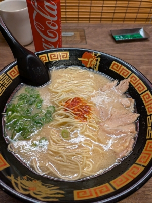SHINYA(ｼﾝﾔ) 夜中のラーメン旨し🍜