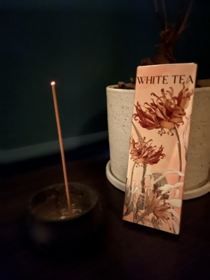 NINA（ﾆｲﾅ） WHITE TEA