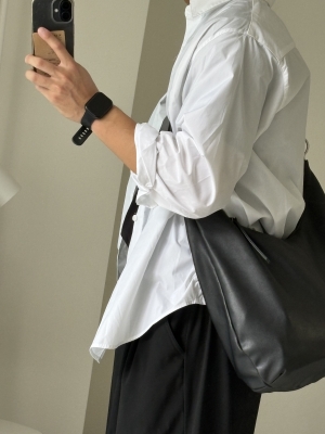 MASH(マッシュ) 白シャツ。