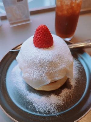 MISAKI(ﾐｻｷ) ぷるぷる苺もち大福パンケーキ