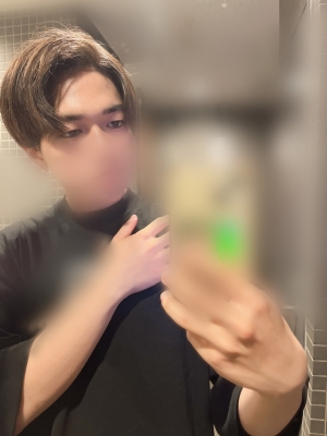 HIKARU(ﾋｶﾙ) 🖤めずらしく前髪上げスタイル💛