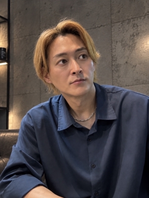 KONOSUKE(ｺｳﾉｽｹ) 本当は、頼りたい 誰かに、甘えたい