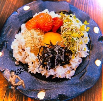 MOCHI（ﾓﾁ） もちどん。