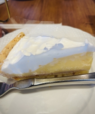 UTARI(ｳﾀﾘ) 久しぶりの星野珈琲🍋🍰