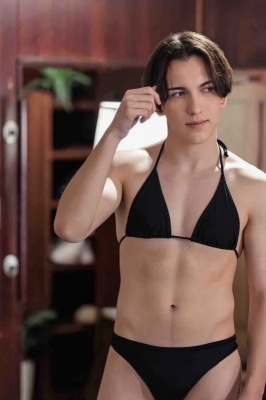 HARRY(ﾊﾘｰ) 🇬🇧夏はビキニ🇯🇵