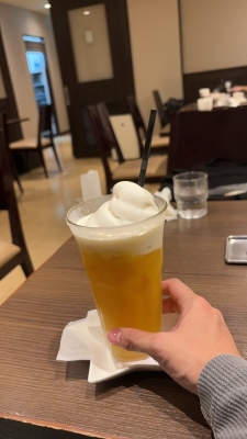 MERU(ﾒﾙ) デブ活マンゴーフロート🥭