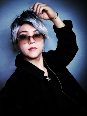 SHINO （ｼﾉ） 起きたら白髪になっていました。