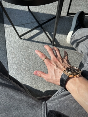 KONOSUKE(ｺｳﾉｽｹ) 手フェチの人って どういう手が好きなんだろう