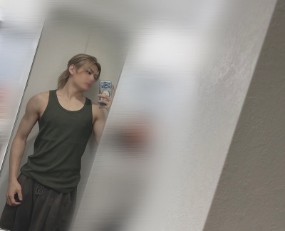 KEN（ｹﾝ） タンクトップが似合う身体に