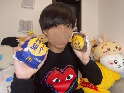 MUGEN（ﾑｹﾞﾝ） 月見バーガー食べ比べ！