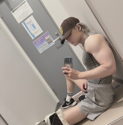 KEN（ｹﾝ） 濡れた