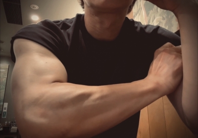 KONOSUKE(ｺｳﾉｽｹ) 拘束具より 手で押さえつけたい派