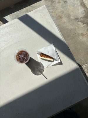 MASH(ﾏｯｼｭ) 本州最南端でみつけた無機質カフェ