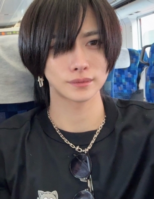 SHUSUKE(ｼｭｳｽｹ) 右目の下に