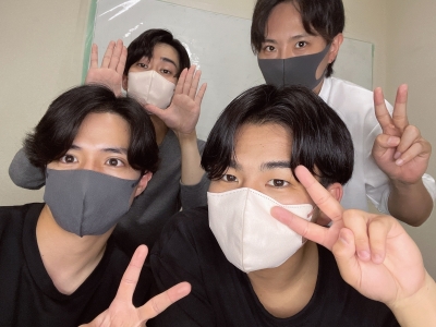 MAIKI(ﾏｲｷ) 新人4人でパシャリ📷