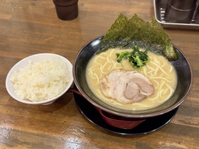 TOMOE(ﾄﾓｴ) 千仁家🍜