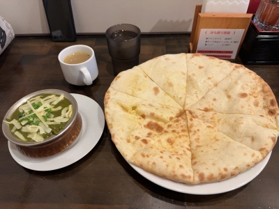 TAKAYA（ﾀｶﾔ） チーズナンとカレー