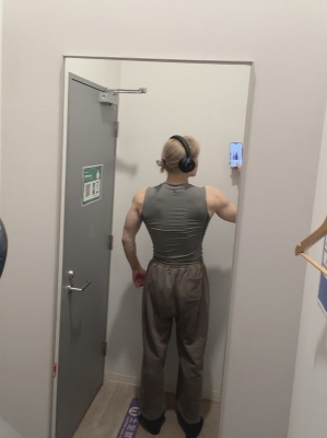 KEN（ｹﾝ） 逆三角形