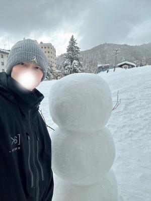 HAYATO(ﾊﾔﾄ) 🍫野生の雪だるまが現れた⛄️