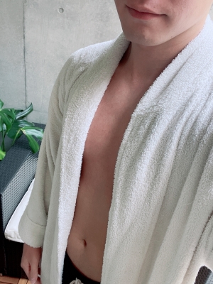 MIKURU(ミクル) 今日初出勤です、みくるです