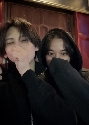 SHU(シュウ) ❄️✨ くっつくがいい、の季節。 ✨❄️