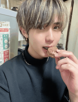 MISAKA(ﾐｻｶ) 甘党です