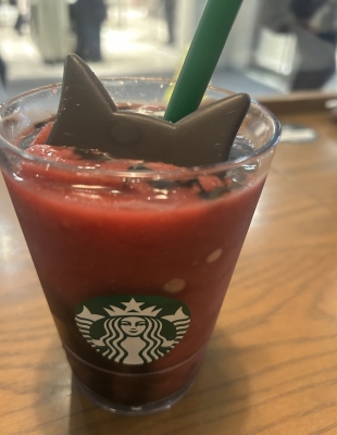 UTARI(ｳﾀﾘ) アサイーとチョコが合うなぁ🥤