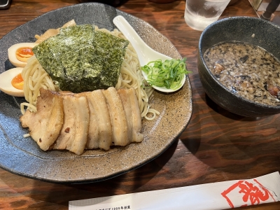 HIROOMI(ﾋﾛｵﾐ) 整いすぎてない、がちょうどいい。