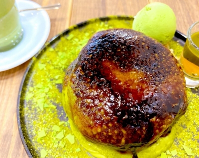 KUROI（ｸﾛｲ） 抹茶ブリュレパンケーキ😋