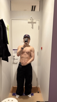 SYUNA(ｼｭｳﾅ) 意外と鍛えてます👀