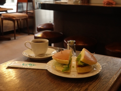 MASH(ﾏｯｼｭ) 通り道で出会った喫茶店に入ってみる