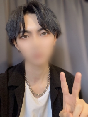 AOI(ｱｵｲ) 虚無顔ぴーす(　∵　)