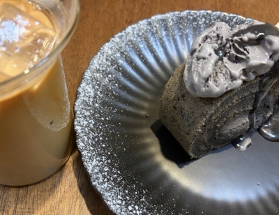 UTARI(ｳﾀﾘ) 黒いスイーツ‼︎