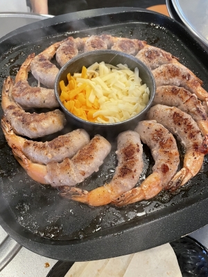 KIRATO(ｷﾗﾄ) 今日はcheatご飯、新大久保だから🩵