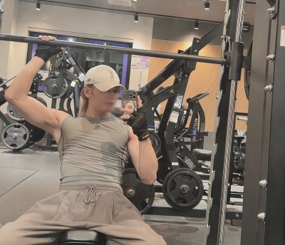 KEN（ｹﾝ） 背中を広げる