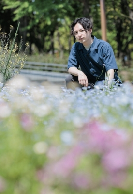 UTARI(ｳﾀﾘ) お花越しの写真って、、
