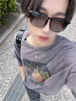 NEO(ﾈｵ) 歩きながらの自撮りがブーム