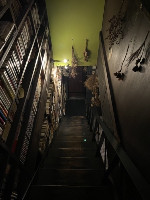 MINORI(ﾐﾉﾘ) 本まみれの珈琲屋さん☕️