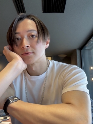 KONOSUKE(ｺｳﾉｽｹ) 甘えられる人が 大人になるほど必要