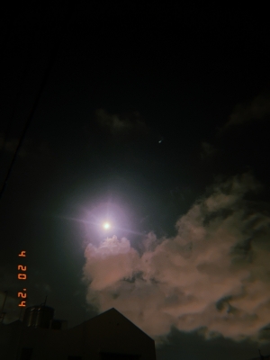 KEEYA(ｹｰﾔ) 月が出迎えてくれました。