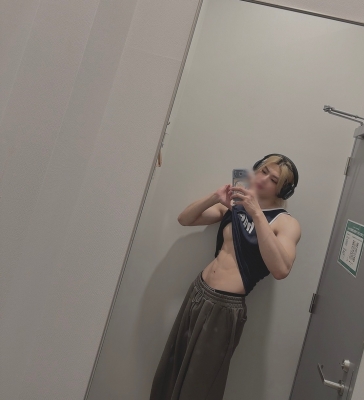 KEN(ケン) 腹筋を少しやりました