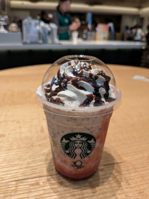 SHINYA(ｼﾝﾔ) お気に入りのストロベリーフラペチーノ🍓