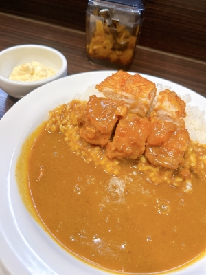 KONOSUKE(ｺｳﾉｽｹ) カレーにはタルタルだよね✨