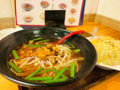 SOTA(ソウタ) 【衝撃コスパ】台湾ラーメン＋チャーハン＋手羽先8本！待機中に出会った幸せごはん
